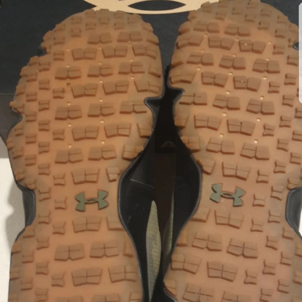 Under Armour Hiking Shoes Camoflauge - Picture 6 of 6